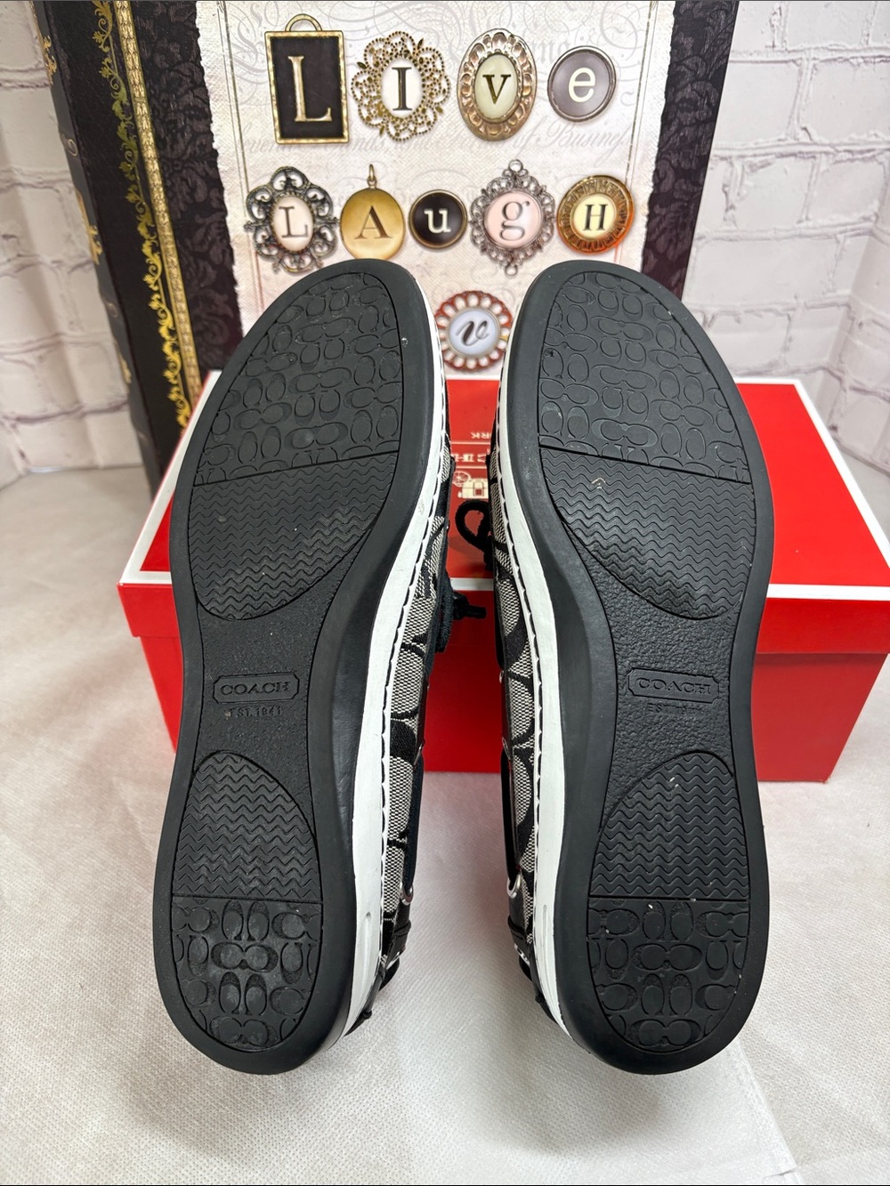 Women’s 7M Coach Lace up Boat Shoes Black Leather Signature C EUC w/Red Shoe Box - Picture 11 of 14